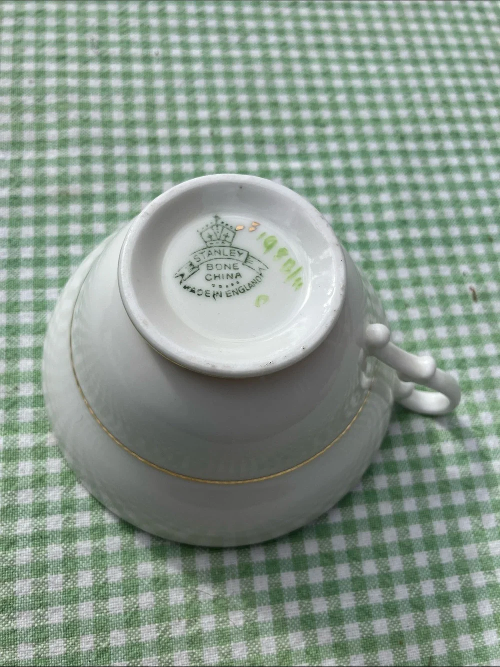 Stanley bone china tea cup made in England gold trim floral